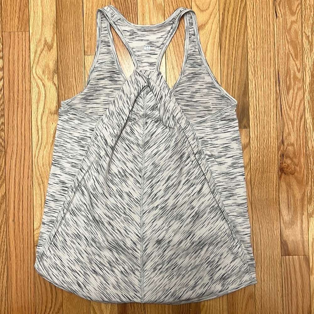 Lululemon Essential Tank 6 Tiger Space Dye White